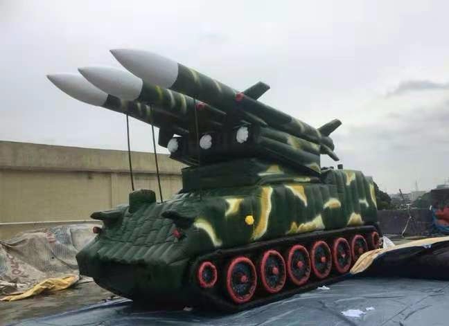 钦南小型导弹发射车